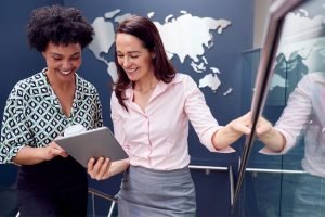 What is the difference between PEO and EOR